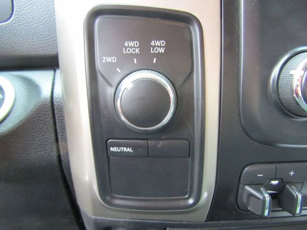 Used 2015 RAM 2500 SLT AWD/4WD image 20