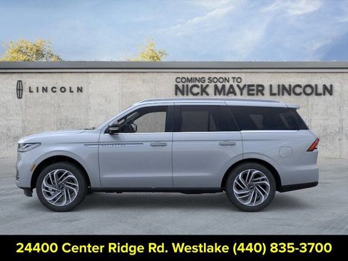New 2026 Lincoln Navigator Reserve AWD/4WD image 3