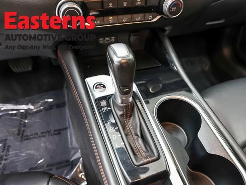 Used 2025 Nissan Altima 2.5 SR FWD image 13