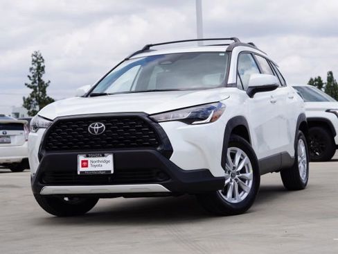 Used 2024 Toyota Corolla Cross LE AWD/4WD image 4