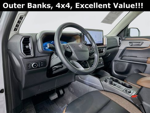 Used 2025 Ford Bronco Sport Outer Banks image 10