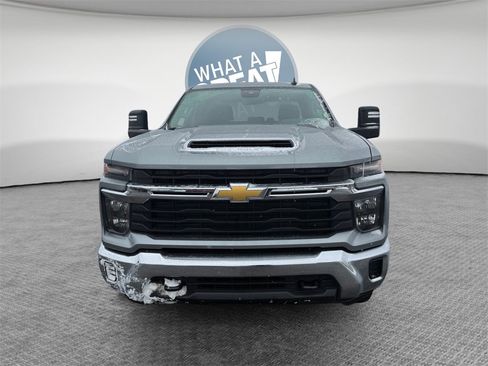 Used 2024 Chevrolet Silverado 2500 LT image 9