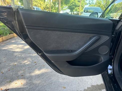 Used 2023 Tesla Model 3 Standard Range RWD image 17