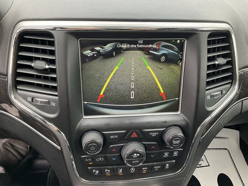 Used 2018 Jeep Grand Cherokee Overland AWD/4WD image 33