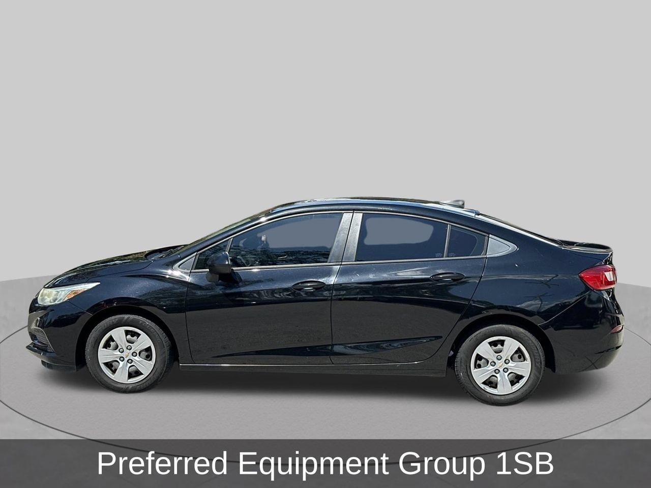 Used 2018 Chevrolet Cruze LS FWD image 2