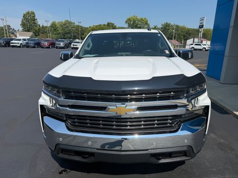 Used 2021 Chevrolet Silverado 1500 LT w/ Diesel Off-Road Package AWD/4WD image 11