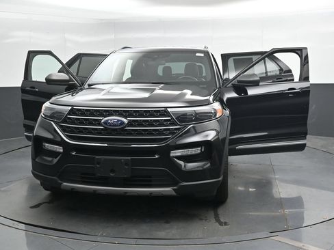 Used 2020 Ford Explorer XLT w/ Equipment Group 202A AWD/4WD image 47