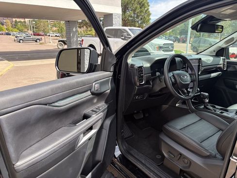 Used 2025 Ford Ranger Lariat w/ FX4 Off-Road Package AWD/4WD image 17