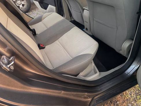 Used 2013 Ford Focus SE FWD image 14