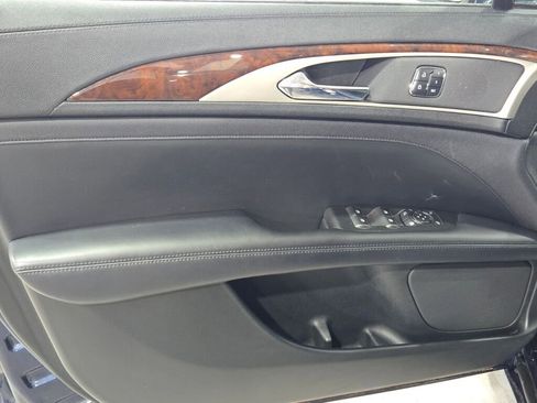 Used 2017 Lincoln MKZ Reserve image 23