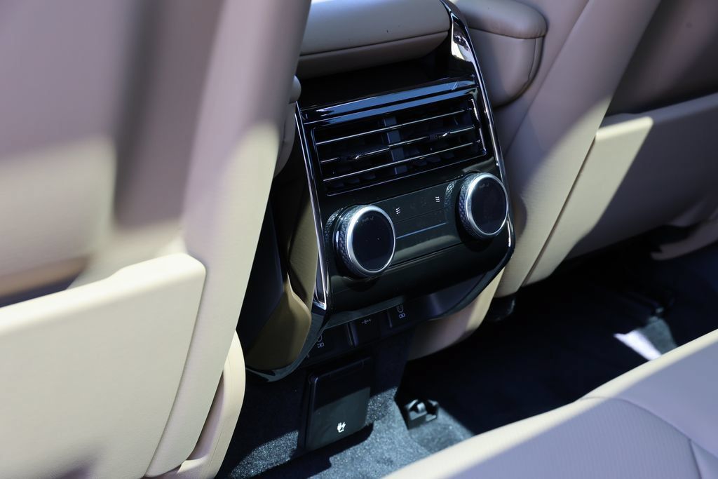 New 2026 Land Rover Range Rover Sport SE AWD/4WD image 16