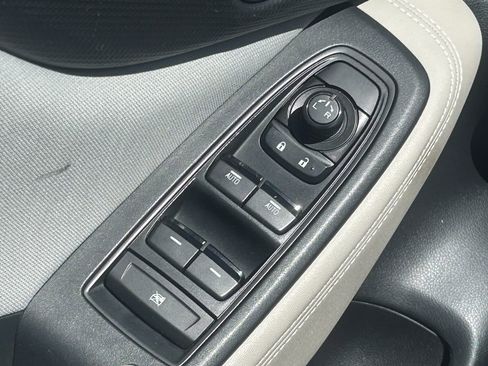 Used 2023 Subaru Forester Premium AWD/4WD image 29