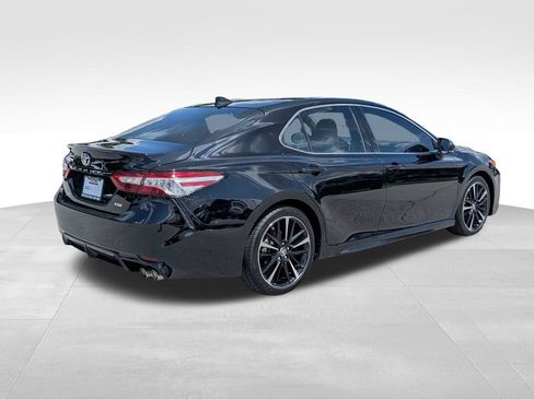 Used 2020 Toyota Camry XSE FWD image 4