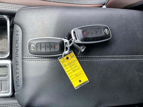 Used 2025 Nissan Pathfinder Platinum w/ Cargo Package FWD image 15