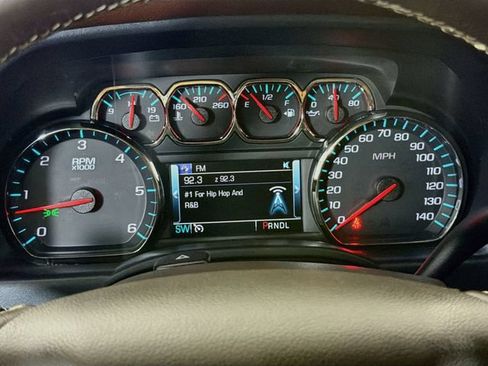 Used 2018 Chevrolet Silverado 1500 High Country RWD image 13