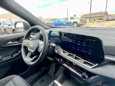 New 2026 Chevrolet Equinox LT w/ Safety and Technology Package AWD/4WD image 40