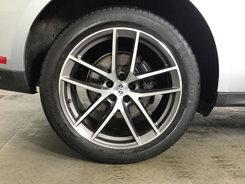 Certified 2023 Porsche Macan Turbo AWD/4WD image 13