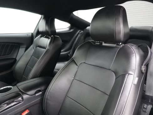Used 2019 Ford Mustang GT Premium w/ GT Performance Package RWD image 10