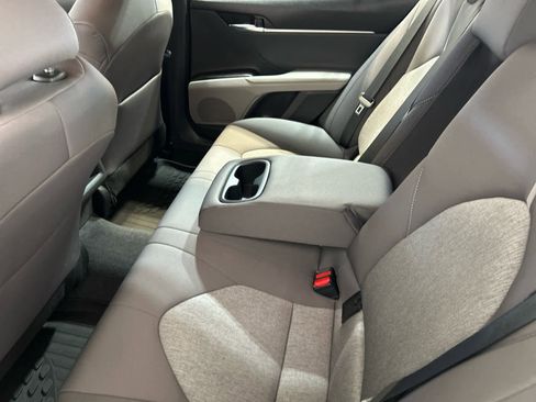 Used 2023 Toyota Camry LE image 5