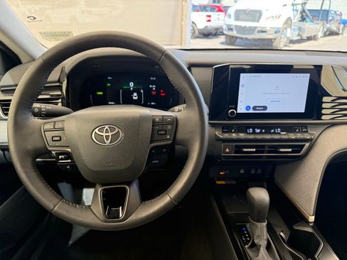 Used 2025 Toyota Camry LE w/ Convenience Package AWD/4WD image 30