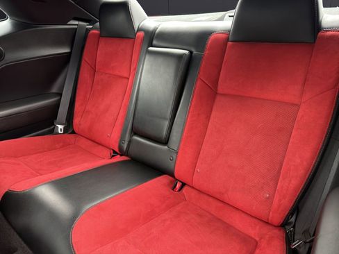 Used 2017 Dodge Challenger R/T Scat Pack w/ Leather Interior Group image 21