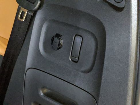 New 2025 Volkswagen ID. Buzz Pro S Plus image 28