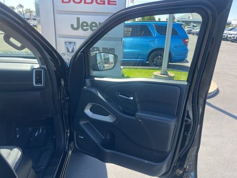 Used 2024 Nissan Frontier SV w/ SV Convenience Package RWD image 39