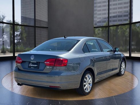 Used 2013 Volkswagen Jetta SE FWD image 3