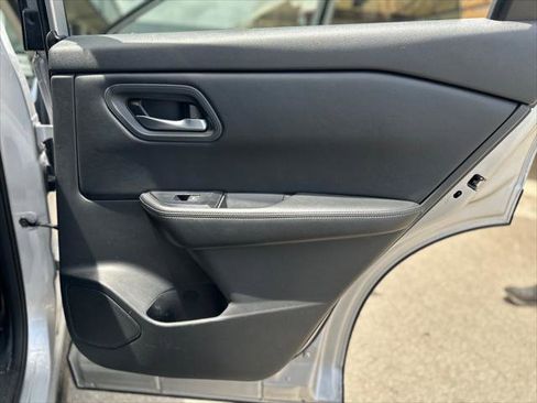 Used 2025 Nissan Rogue SV image 21