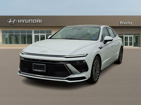 Used 2025 Hyundai Sonata Limited image 1