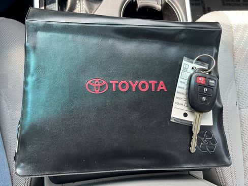 Used 2017 Toyota Camry LE w/ Moonroof Package FWD image 25