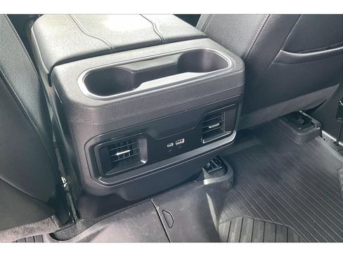 Used 2024 Chevrolet Silverado 1500 LT Trail Boss w/ LT Trail Boss Premium Package AWD/4WD image 11