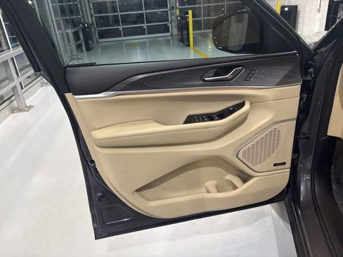 Used 2021 Jeep Grand Cherokee L Limited w/ Trailer Tow Group (B) image 15