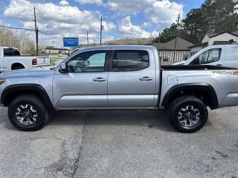 Used 2019 Toyota Tacoma TRD Off-Road image 5