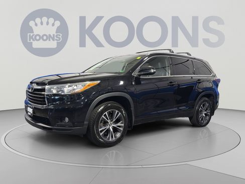Used 2016 Toyota Highlander XLE AWD/4WD image 1