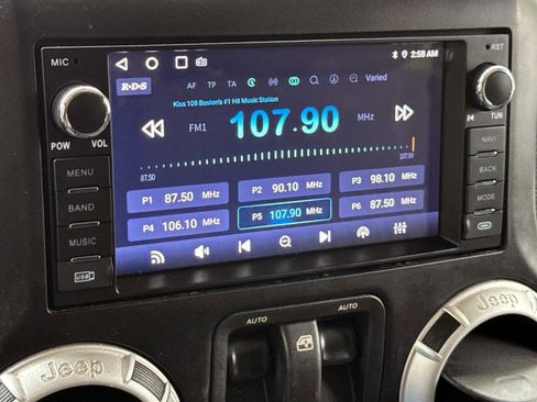 Used 2012 Jeep Wrangler Sahara image 20