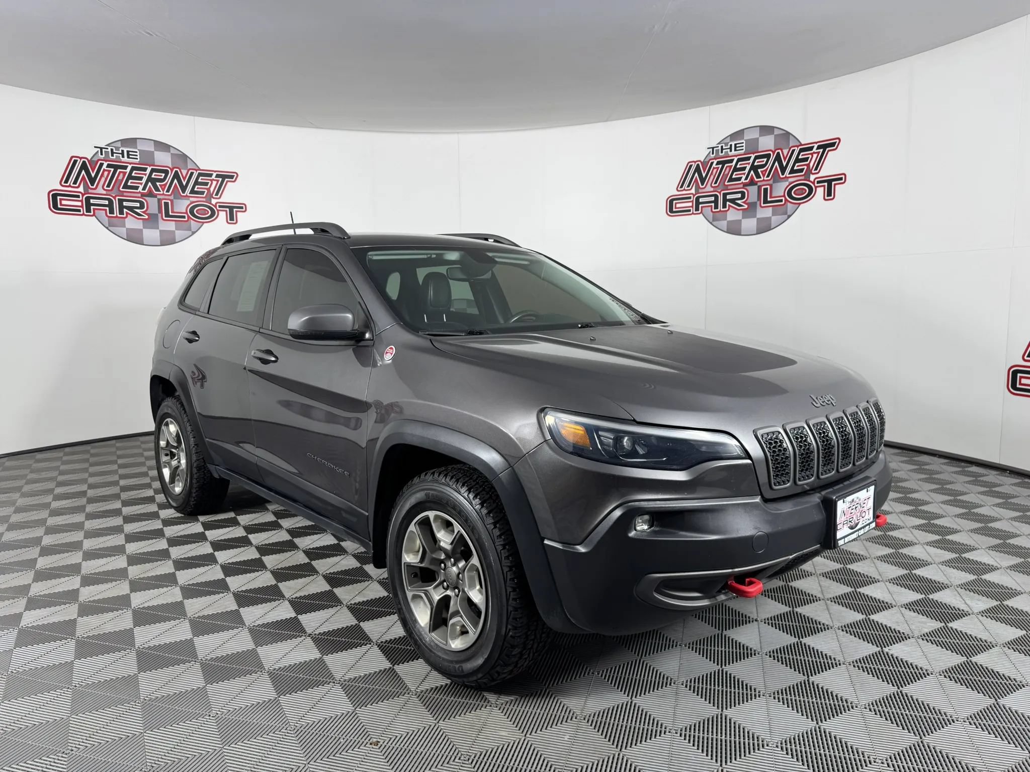 Used 2019 Jeep Cherokee Trailhawk AWD/4WD image 9