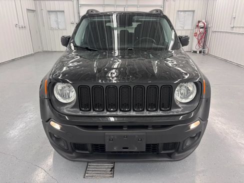 Used 2017 Jeep Renegade Altitude FWD image 12