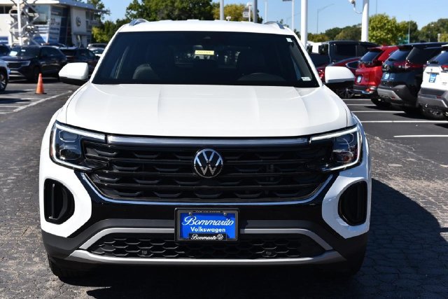 Used 2024 Volkswagen Atlas Cross Sport SE FWD image 4