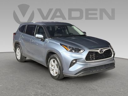 Used 2022 Toyota Highlander LE
