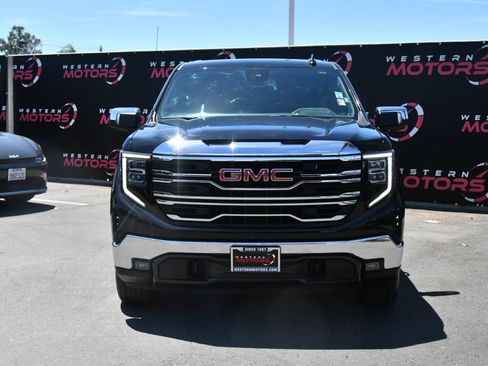 Used 2025 GMC Sierra 1500 SLT AWD/4WD image 2