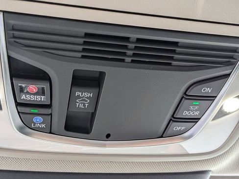 Used 2025 Acura TLX w/ Technology Package FWD image 21