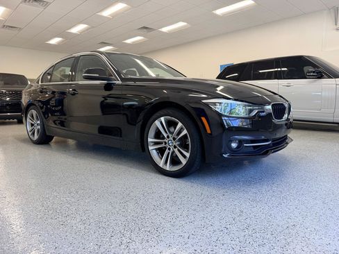 Used 2018 BMW 330i Sedan RWD image 10
