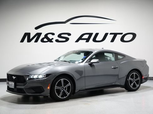 Used 2024 Ford Mustang Premium image 4