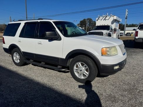 Used 2004 Ford Expedition XLT image 4
