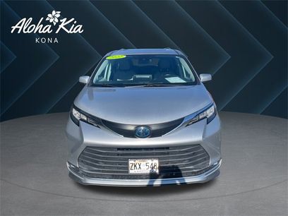 Used 2022 Toyota Sienna XLE