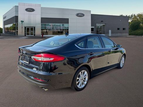 Used 2020 Ford Fusion SE FWD image 11