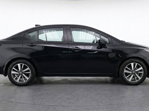 Used 2025 Nissan Versa SV image 11