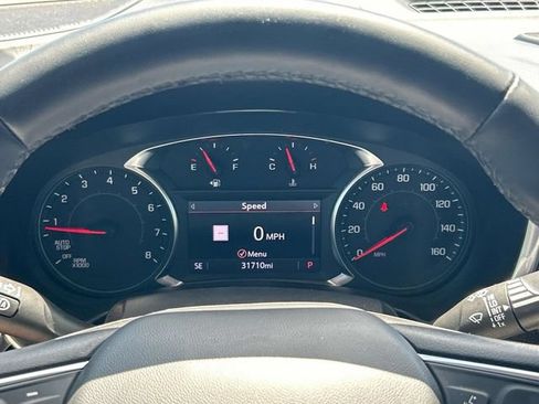 Used 2023 Chevrolet Equinox Premier FWD image 41
