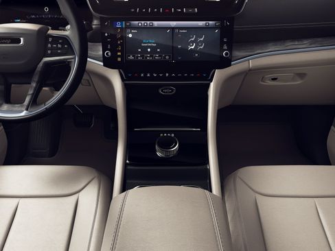 New 2026 Jeep Grand Cherokee Limited w/ Limited Altitude Package RWD image 5